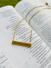 Load image into Gallery viewer, No voy sola, voy con Dios. , Stainless Steel Message Chain Necklace, Inspirational Necklace