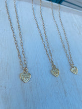 Load image into Gallery viewer, Mujer de Fe Heart Pendant Chain